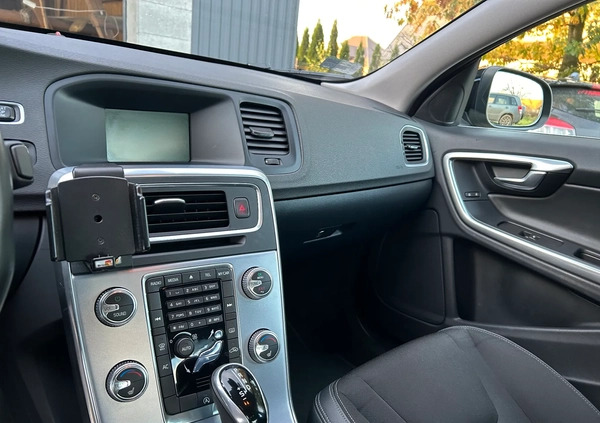 Volvo S60 cena 63000 przebieg: 106500, rok produkcji 2016 z Dobra małe 172